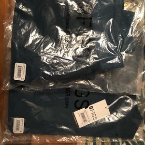 Figs Scrubs XS Zamora  AND XS Casma Caribbean